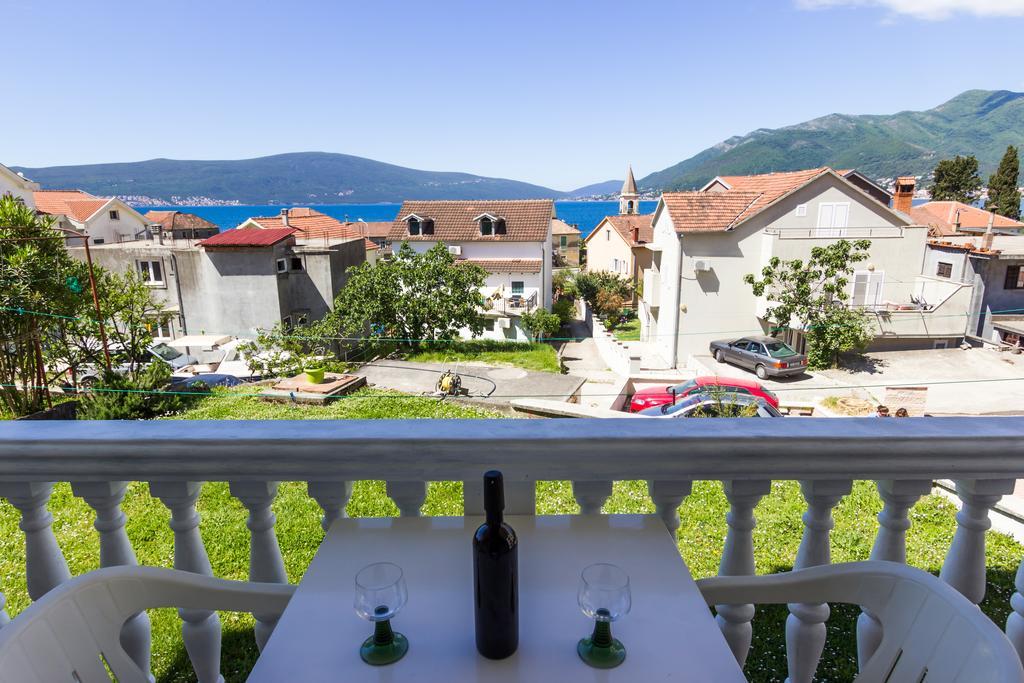St. Roko Guest House Donja Lastva Exterior foto